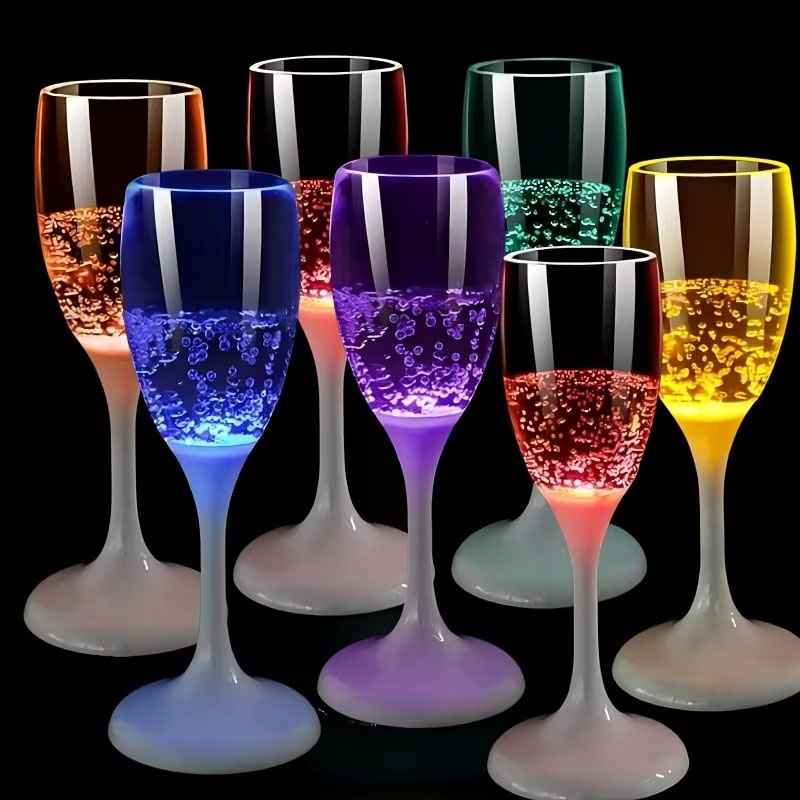 Glow In The Dark Party Glasses - 6 szt. świecących kieliszków do szampana